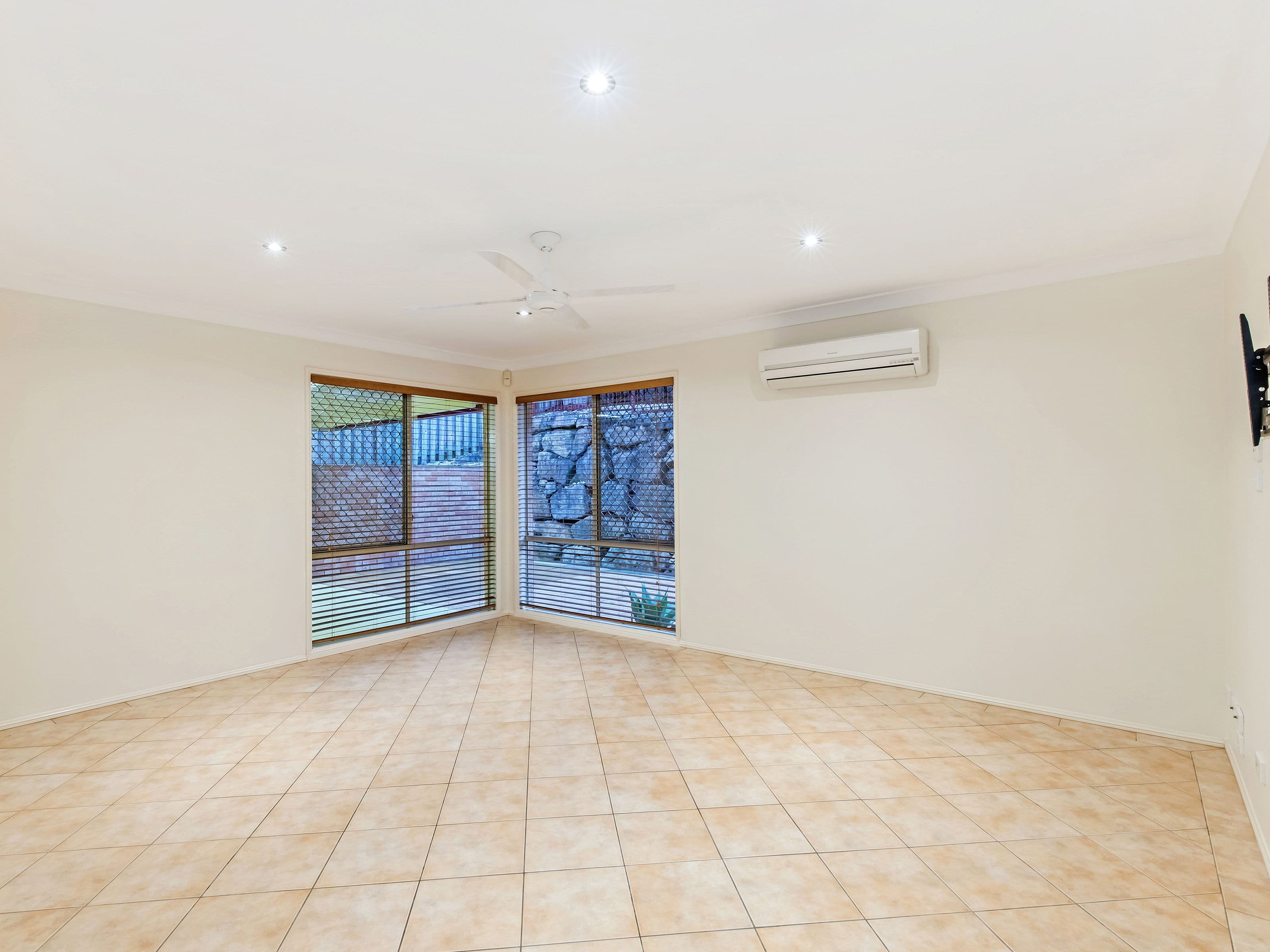 13 Matzia Avenue, Pacific Pines QLD 4211, Pacific Pines - Thumbnail 8