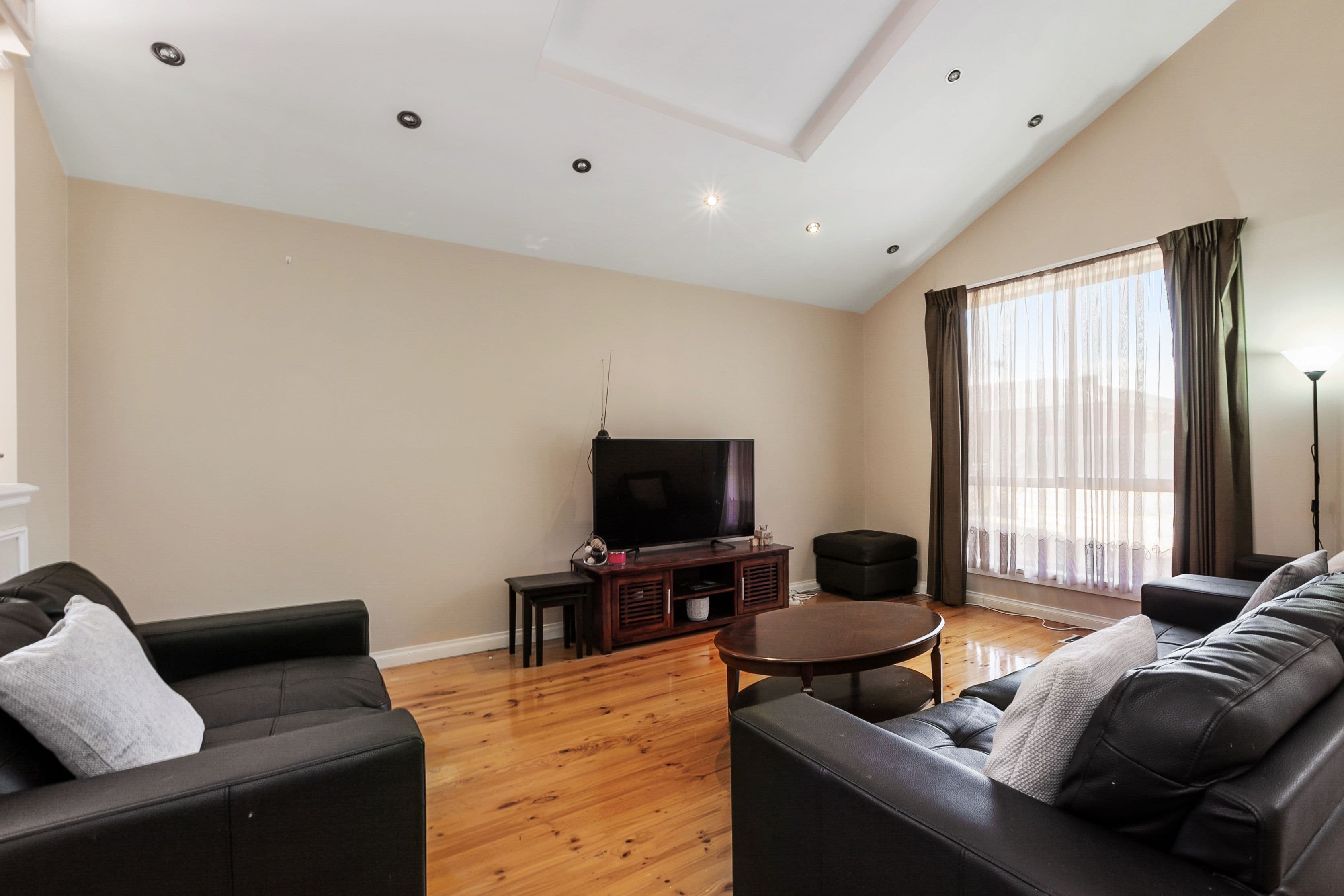 23 Pickworth Drive, Mill Park VIC 3082, Mill Park - Thumbnail 3