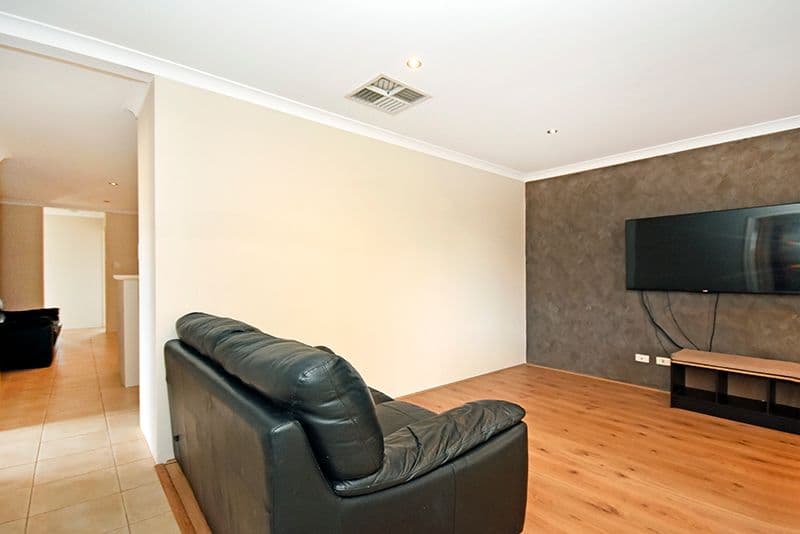 11 Caldervale Avenue, Ellenbrook WA 6069, Ellenbrook - Thumbnail 4