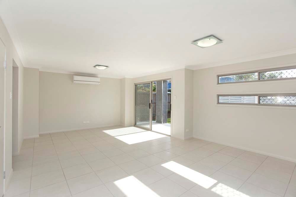 11 Springwood Street, Mount Gravatt East QLD 4122, Mount Gravatt East - Thumbnail 2
