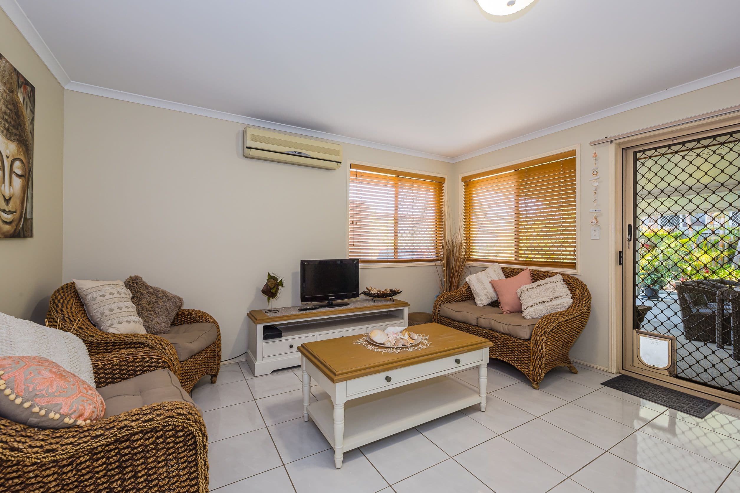 13 Smout Court, Sandstone Point QLD 4511, Sandstone Point - Thumbnail 3