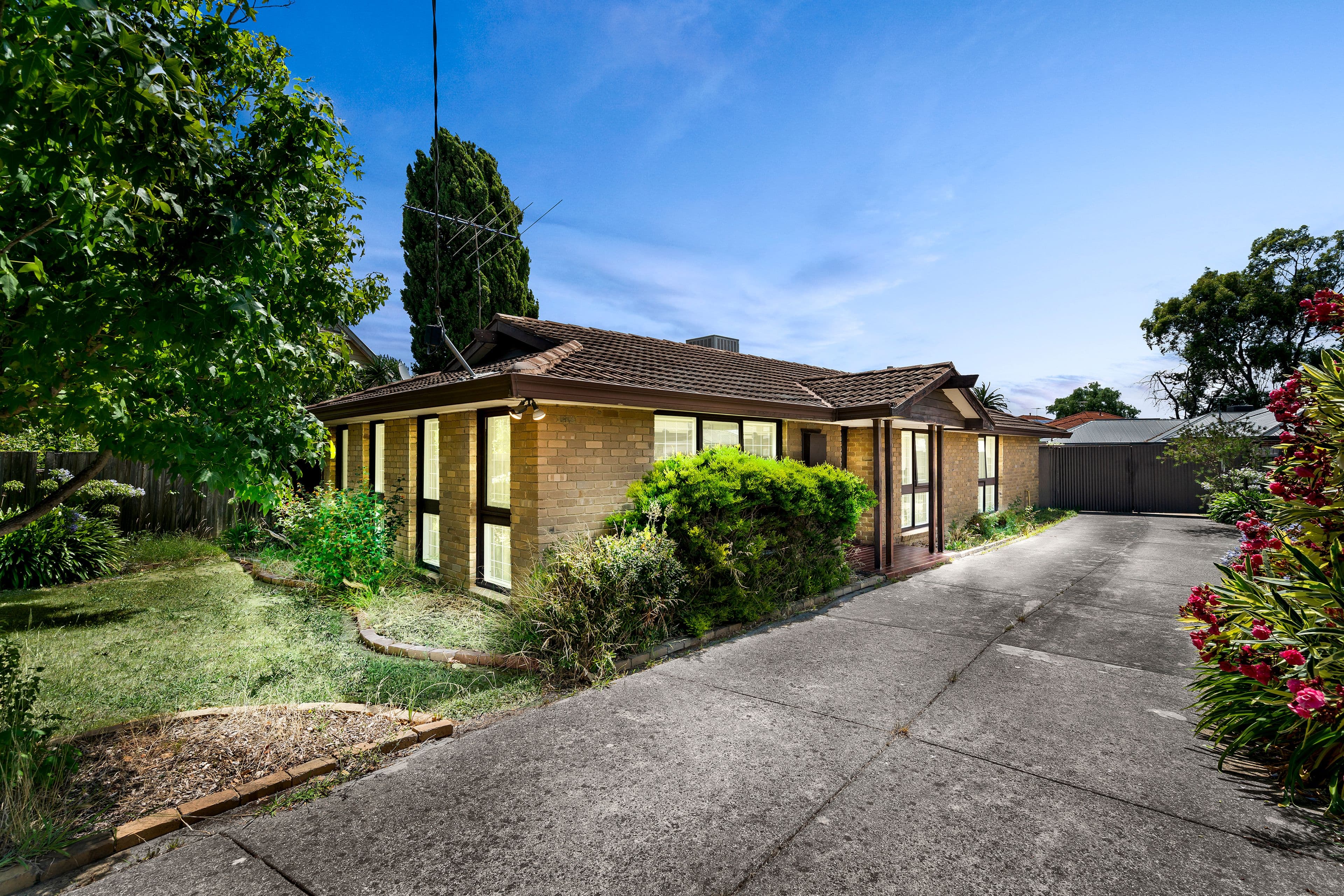 76 Barkly Street, Sunbury VIC 3429, Sunbury - Thumbnail 2