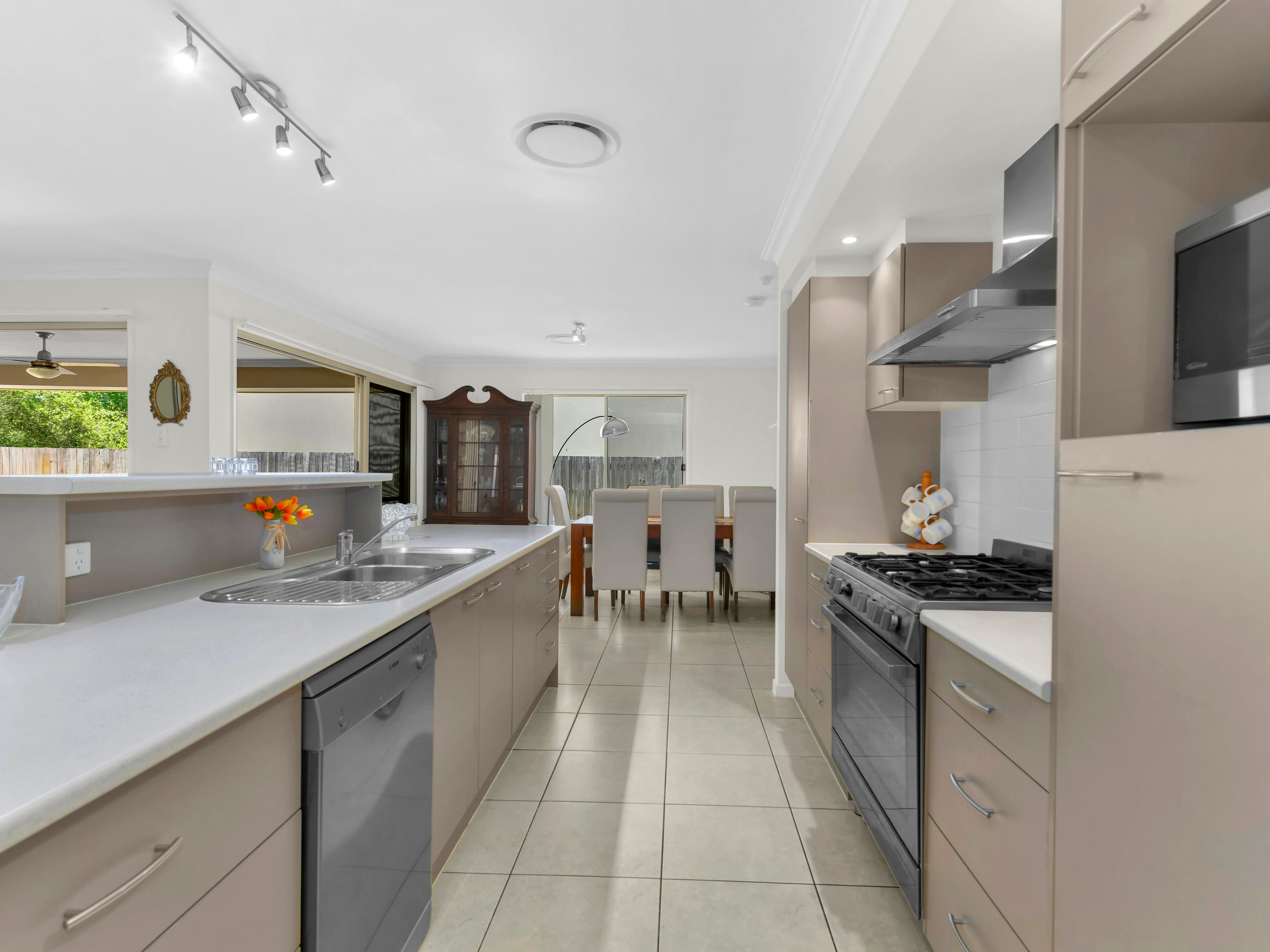 10 Lillydale Street, Carseldine QLD 4034, Carseldine - Thumbnail 2