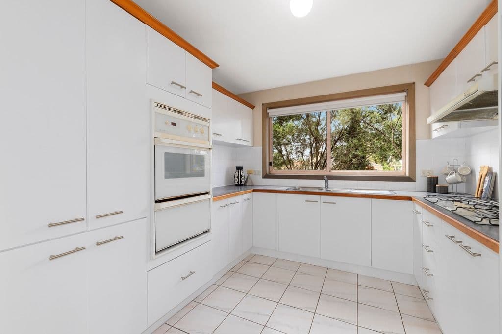 20 Oakbank Avenue, Mill Park VIC 3082, Mill Park - Thumbnail 3