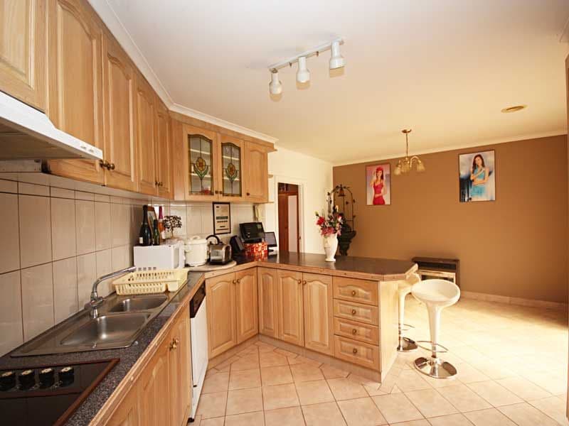9 Govett Crescent, ST ALBANS PARK VIC 3219, St Albans Park - Thumbnail 5