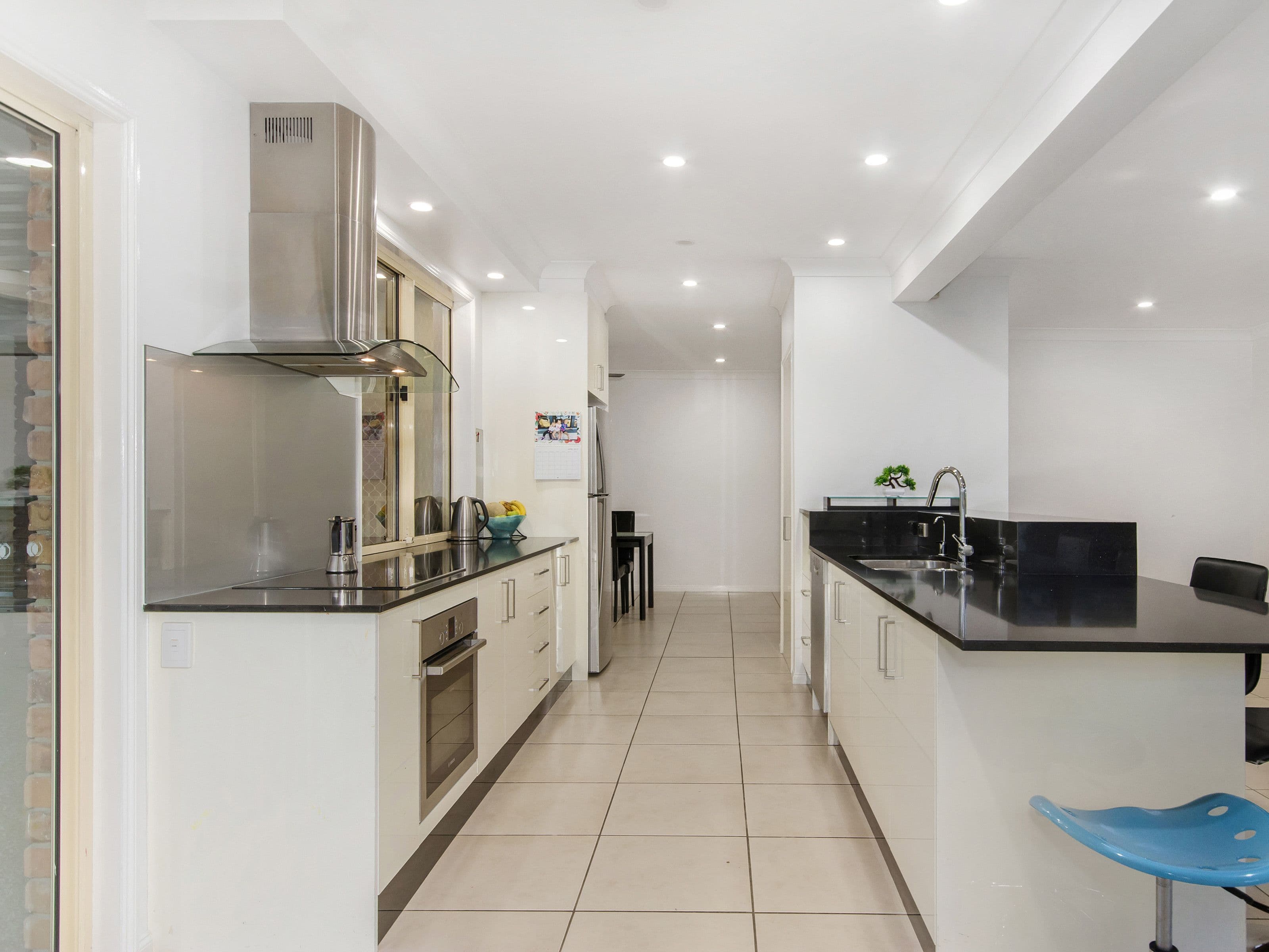 12 Gosford Court, Helensvale QLD 4212, Helensvale - Thumbnail 8