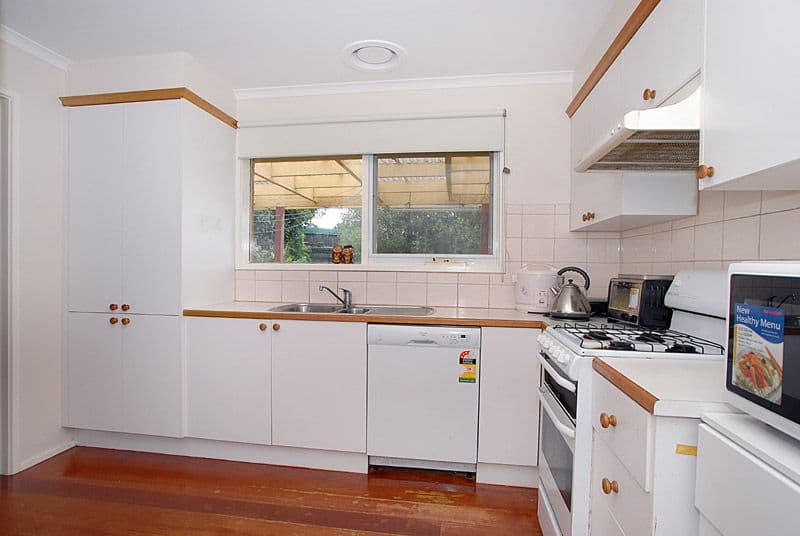 42 English Avenue, SCORESBY VIC 3179, Scoresby - Thumbnail 2