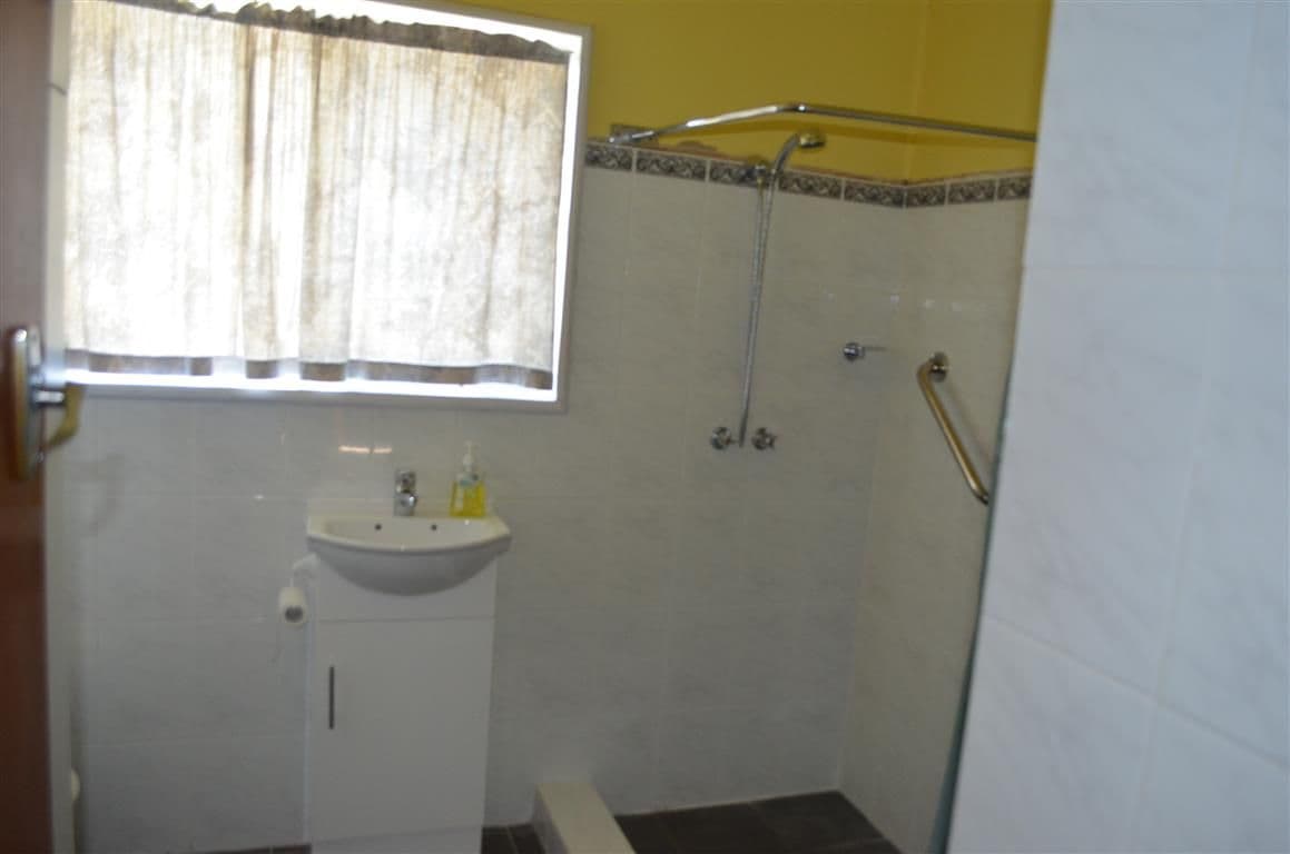 39 Sunnyside Avenue, Batlow - Thumbnail 6