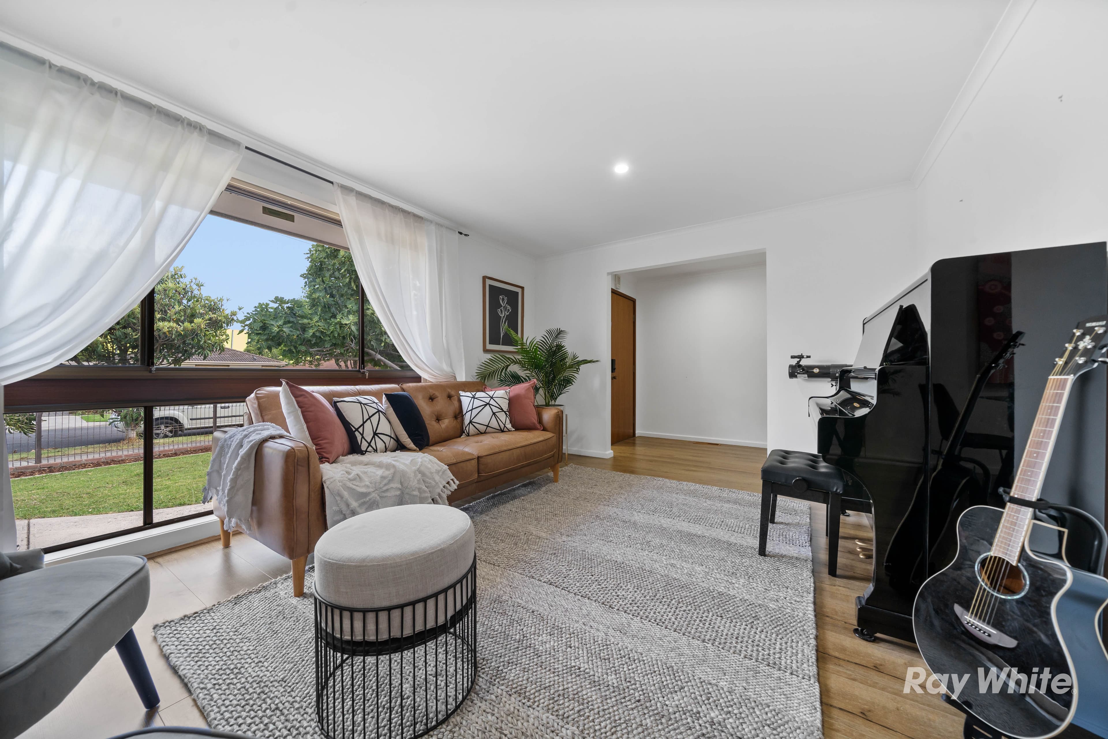 67 The Circuit, Gladstone Park VIC 3043, Gladstone Park - Thumbnail 2