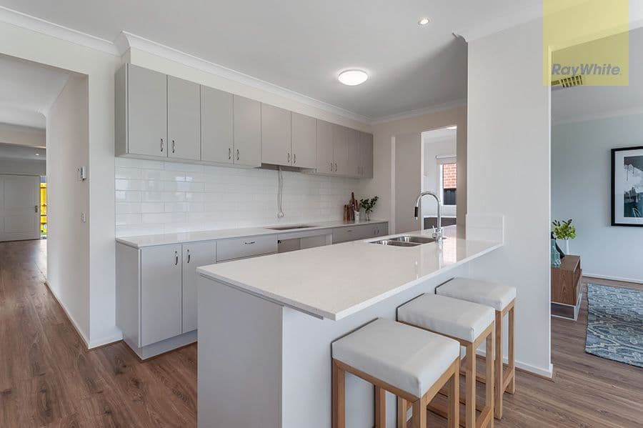 6 Dacite Way, CRAIGIEBURN VIC 3064, Craigieburn - Thumbnail 2