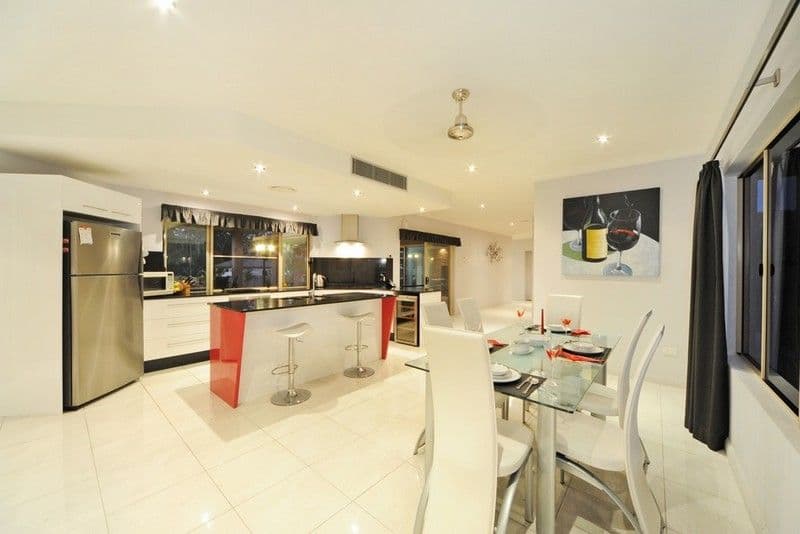 70 Galbraith Park Drive, CANNONVALE QLD 4802, Cannonvale - Image 1
