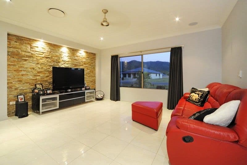 70 Galbraith Park Drive, CANNONVALE QLD 4802, Cannonvale - Thumbnail 3