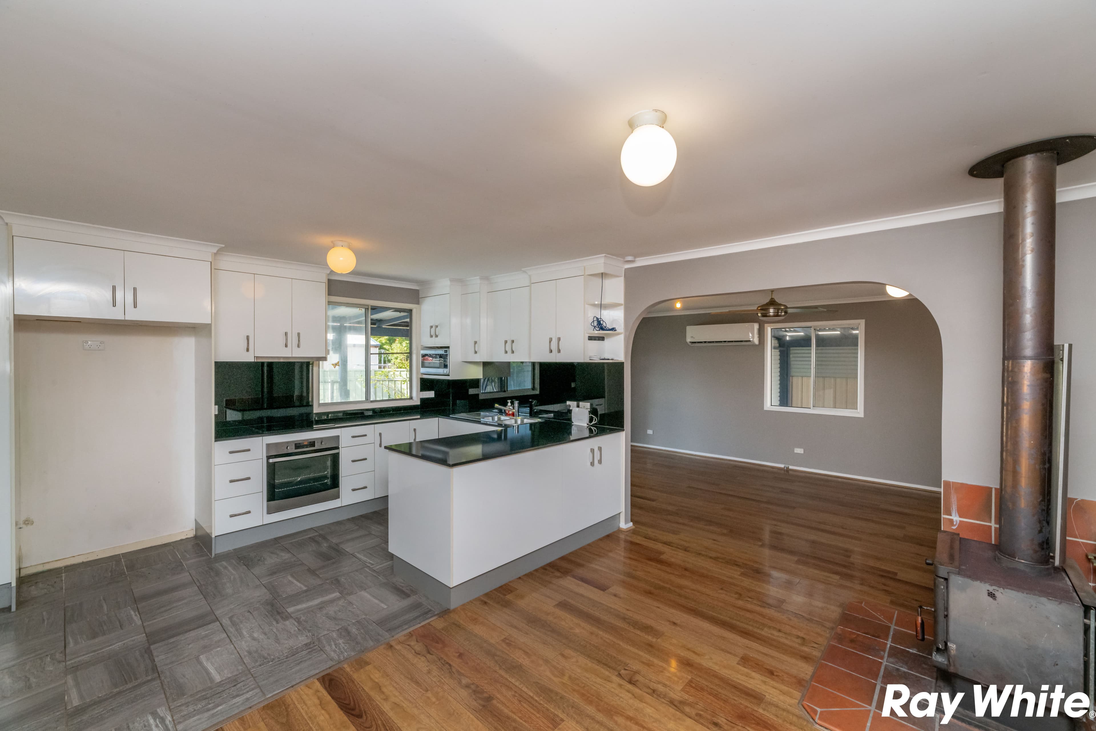 16 Douglas Avenue, Forster NSW 2428, Forster - Thumbnail 2