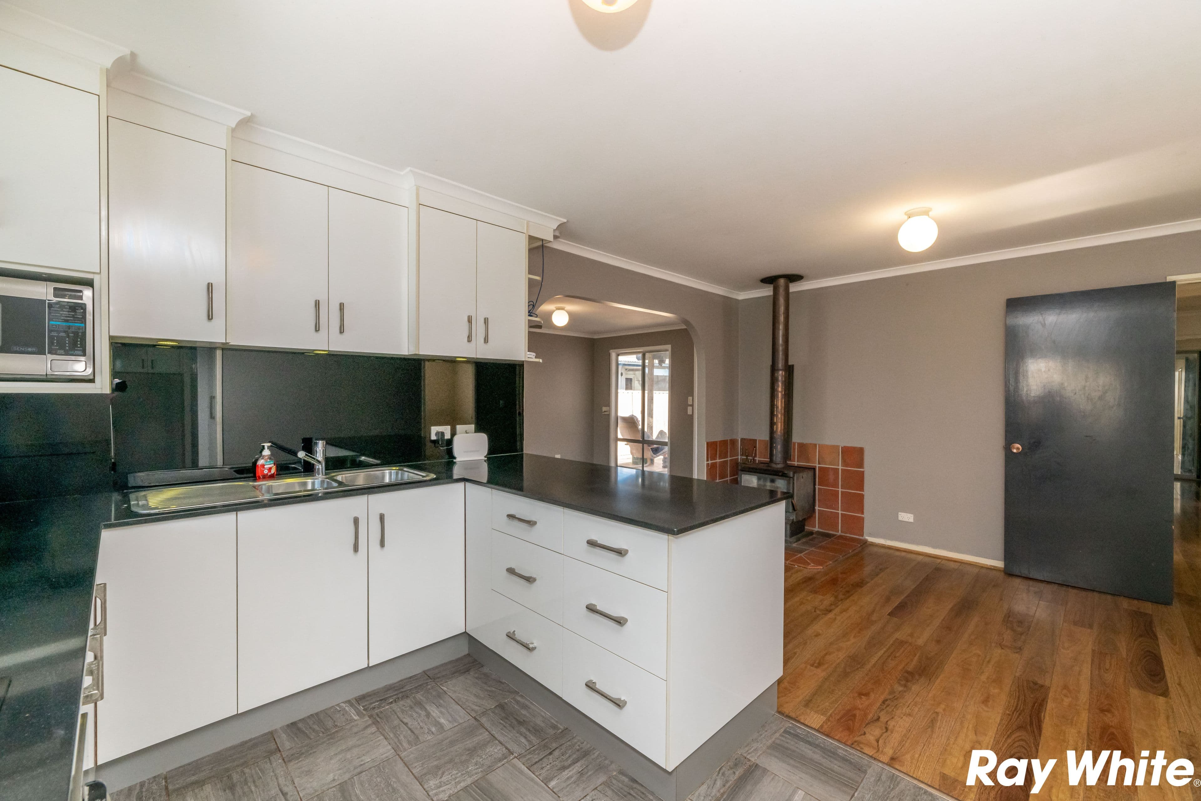 16 Douglas Avenue, Forster NSW 2428, Forster - Thumbnail 7