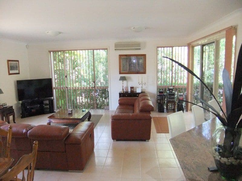 7 Tulipwood Court, ARUNDEL QLD 4214, Arundel - Thumbnail 3