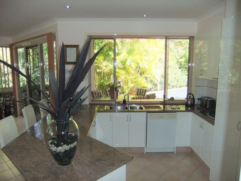 7 Tulipwood Court, ARUNDEL QLD 4214, Arundel - Thumbnail 5