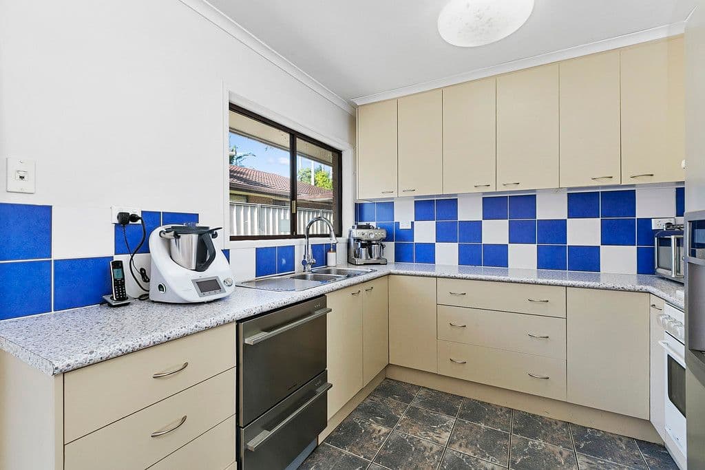 2 Catalina Crescent, Birkdale QLD 4159, Birkdale - Thumbnail 4