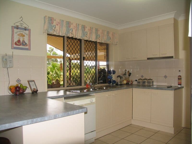 15 Kirralee Court, WESTBROOK QLD 4350, Westbrook - Thumbnail 2