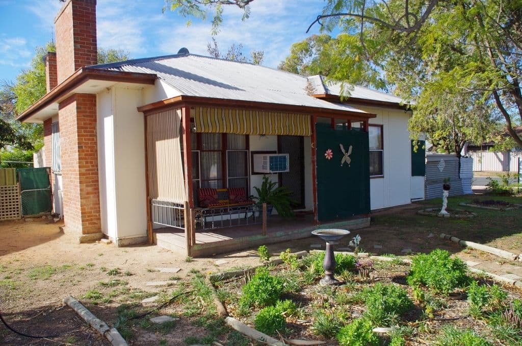 42 Sixteenth Street, Renmark SA 5341, Renmark - Thumbnail 2