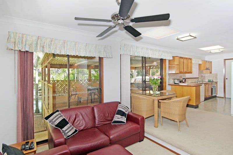 17 Keats Avenue, BATEAU BAY NSW 2261, Bateau Bay - Thumbnail 4