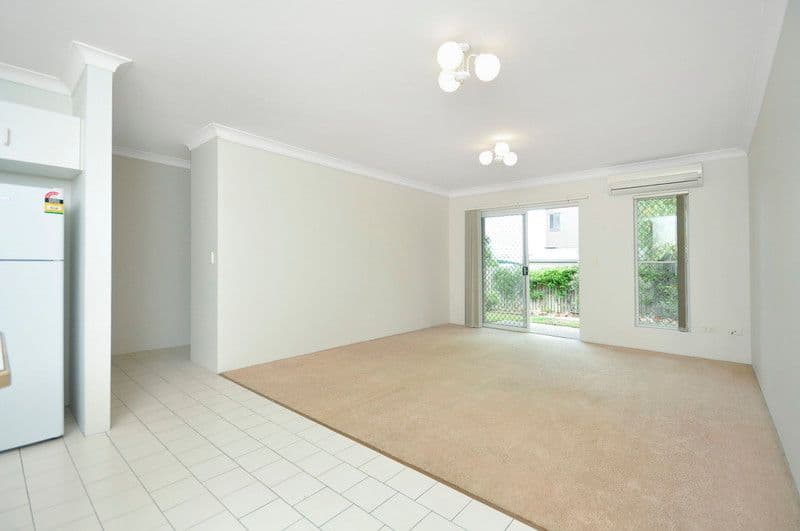 22 Rode Road, WAVELL HEIGHTS QLD 4012, Wavell Heights - Thumbnail 3