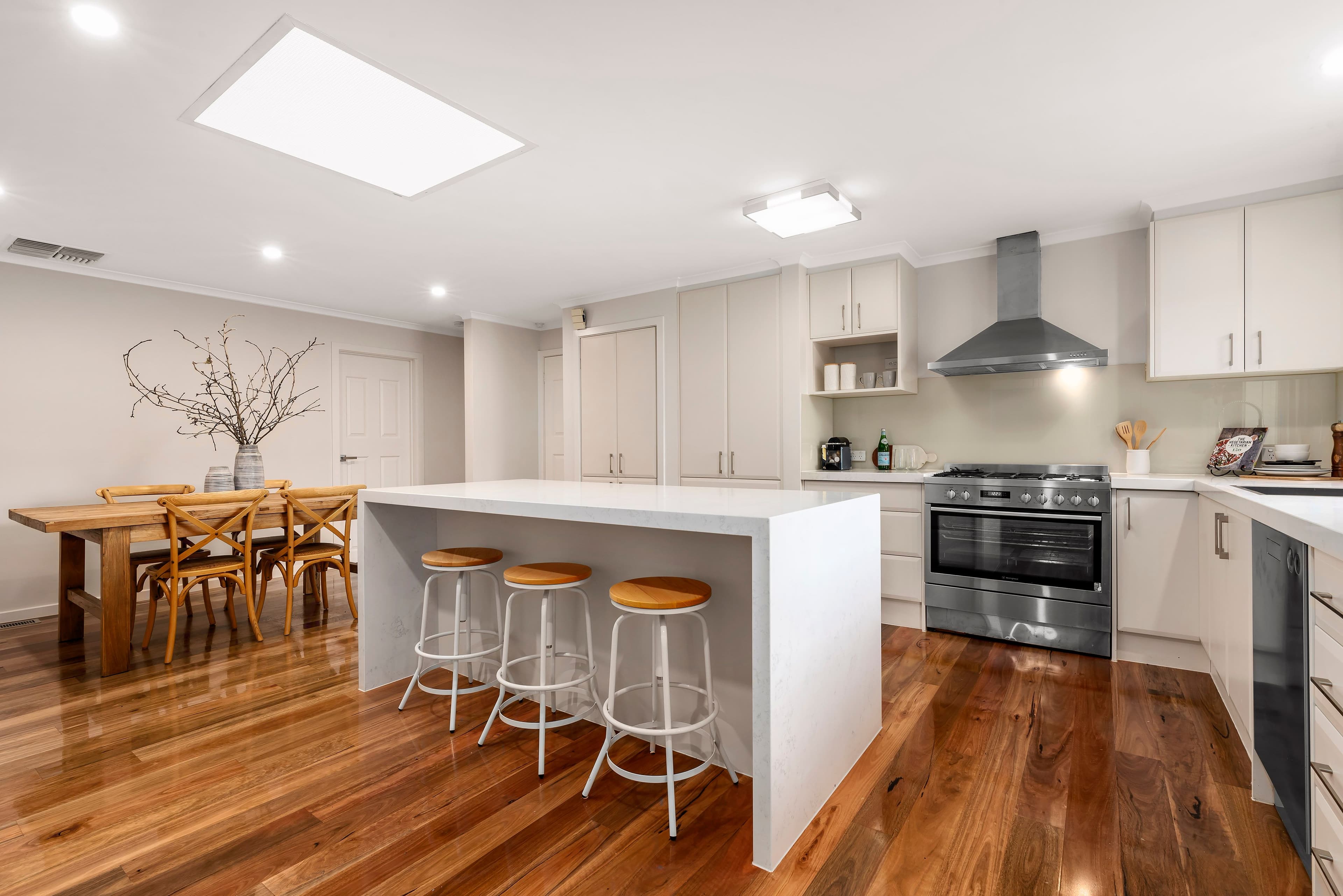 115 Taylors Lane, Rowville VIC 3178, Rowville - Thumbnail 2