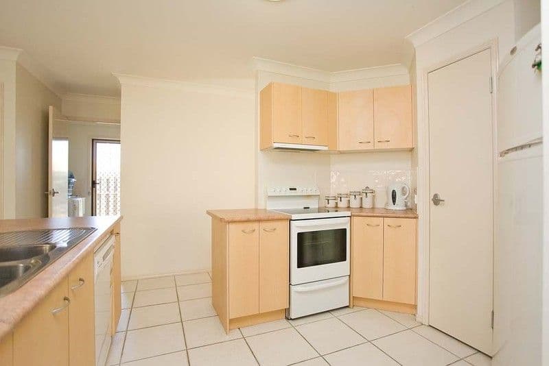 4  Cricket Street, COOPERS PLAINS QLD 4108, Coopers Plains - Thumbnail 2