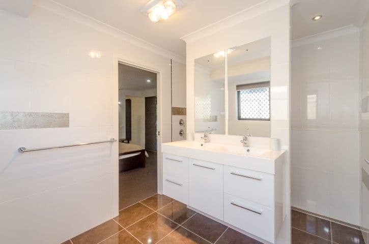 22 Bottlebrush Drive, Kirkwood QLD 4680, Kirkwood - Thumbnail 7