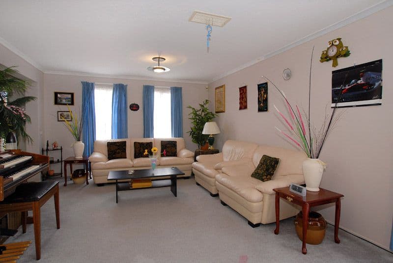 28 Woolpack Street, HOPPERS CROSSING VIC 3029, Hoppers Crossing - Thumbnail 2
