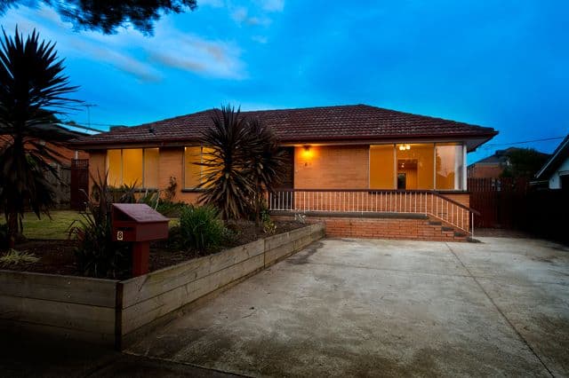 8 Rickards Avenue, KNOXFIELD VIC 3180, Knoxfield - Image 1