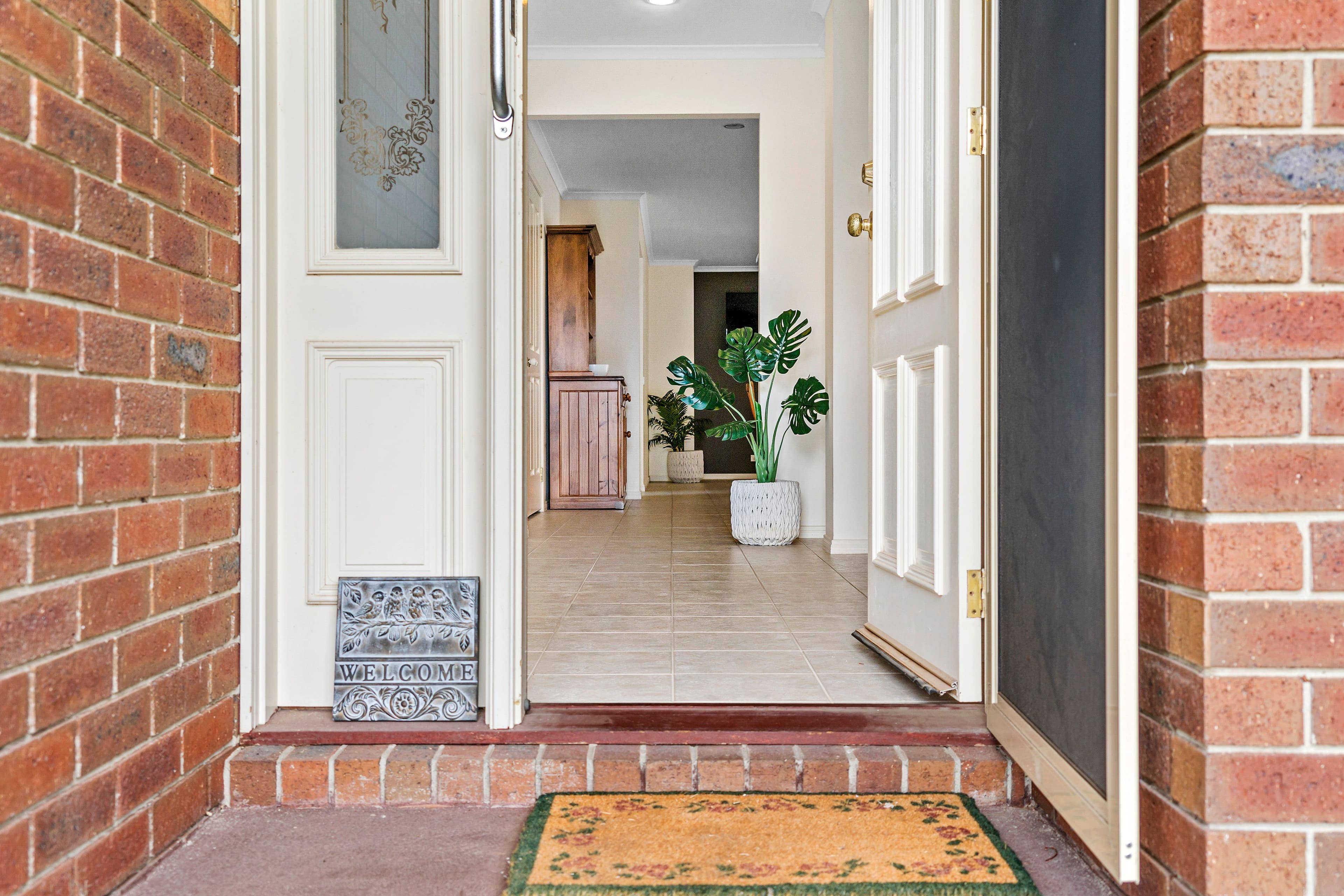 65 Cherryhills Drive, Cranbourne VIC 3977, Cranbourne - Thumbnail 3