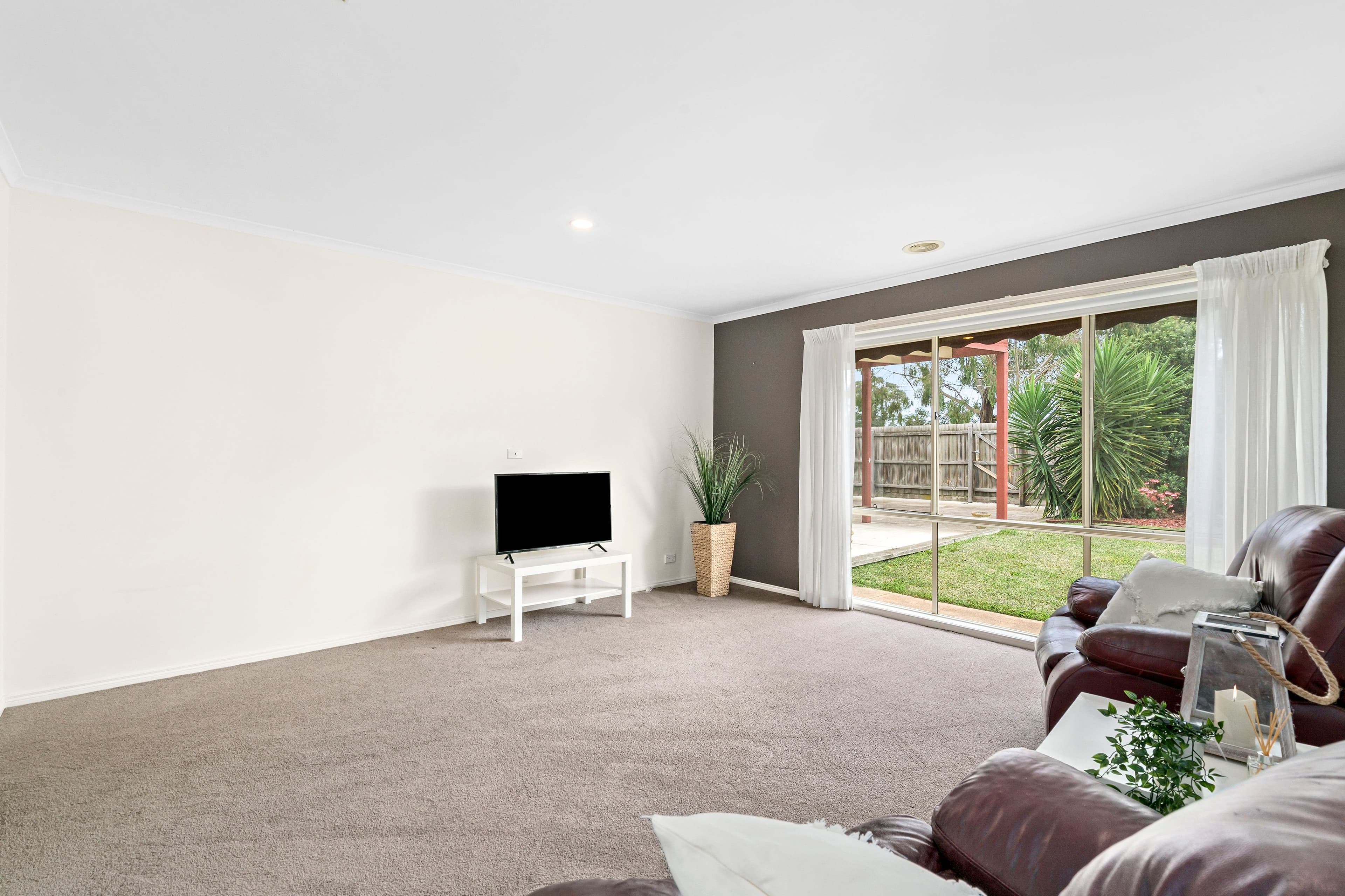 65 Cherryhills Drive, Cranbourne VIC 3977, Cranbourne - Thumbnail 4