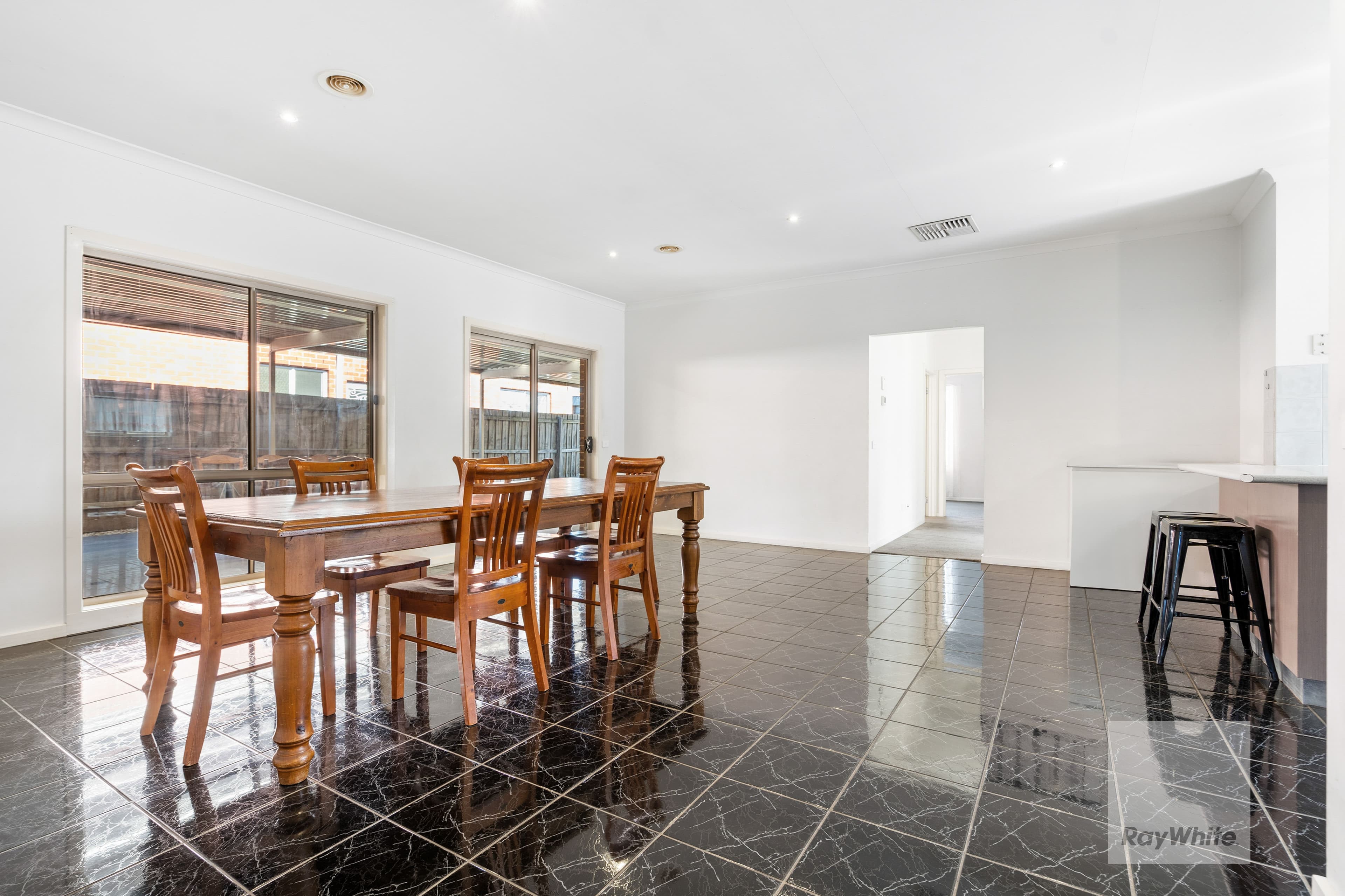 4 Dunbarrim Avenue, Cairnlea VIC 3023, Cairnlea - Thumbnail 6