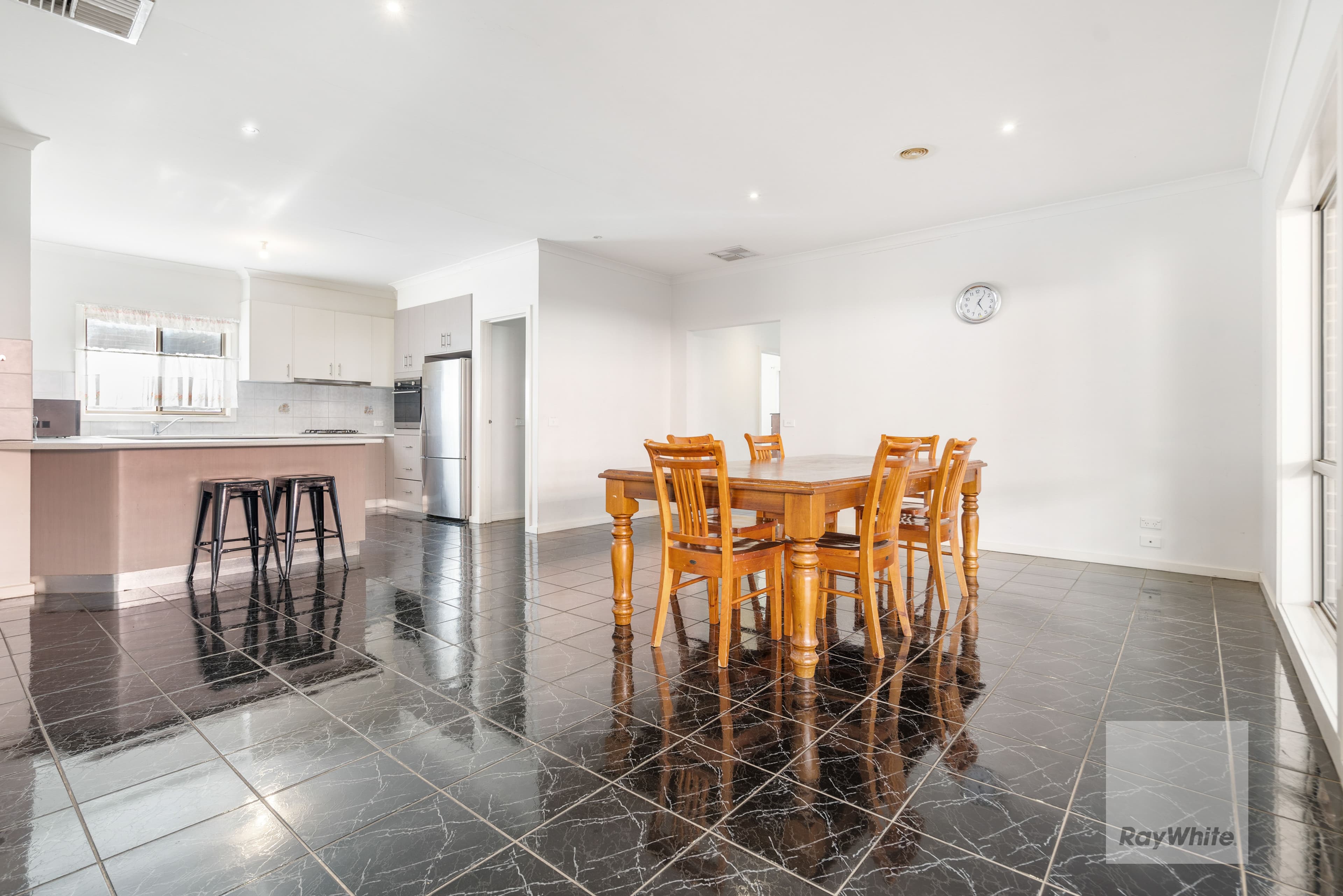 4 Dunbarrim Avenue, Cairnlea VIC 3023, Cairnlea - Thumbnail 8