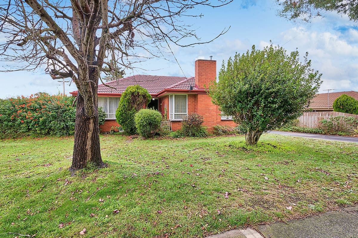 1 Cranbourne Drive, Cranbourne VIC 3977, Cranbourne - Thumbnail 2