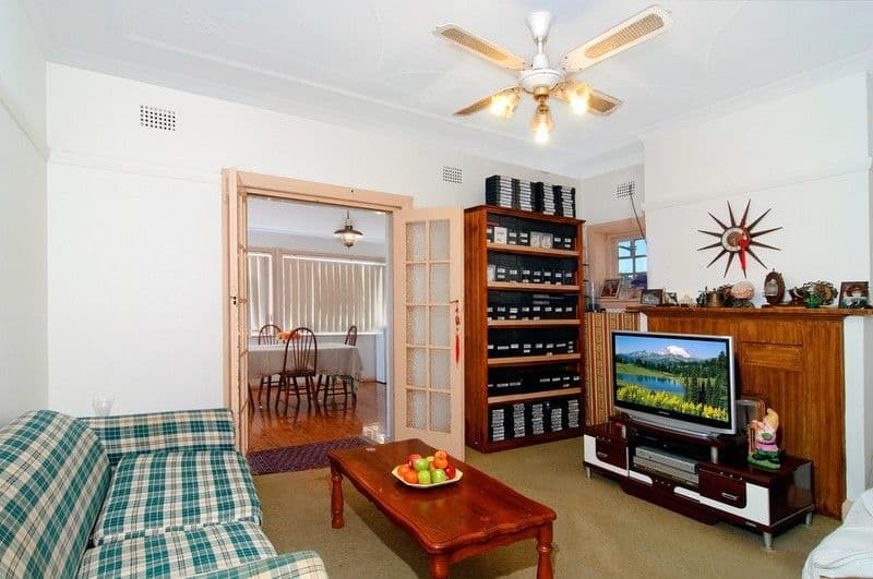 27 Gueudecourt Avenue, EARLWOOD NSW 2206, Earlwood - Thumbnail 2