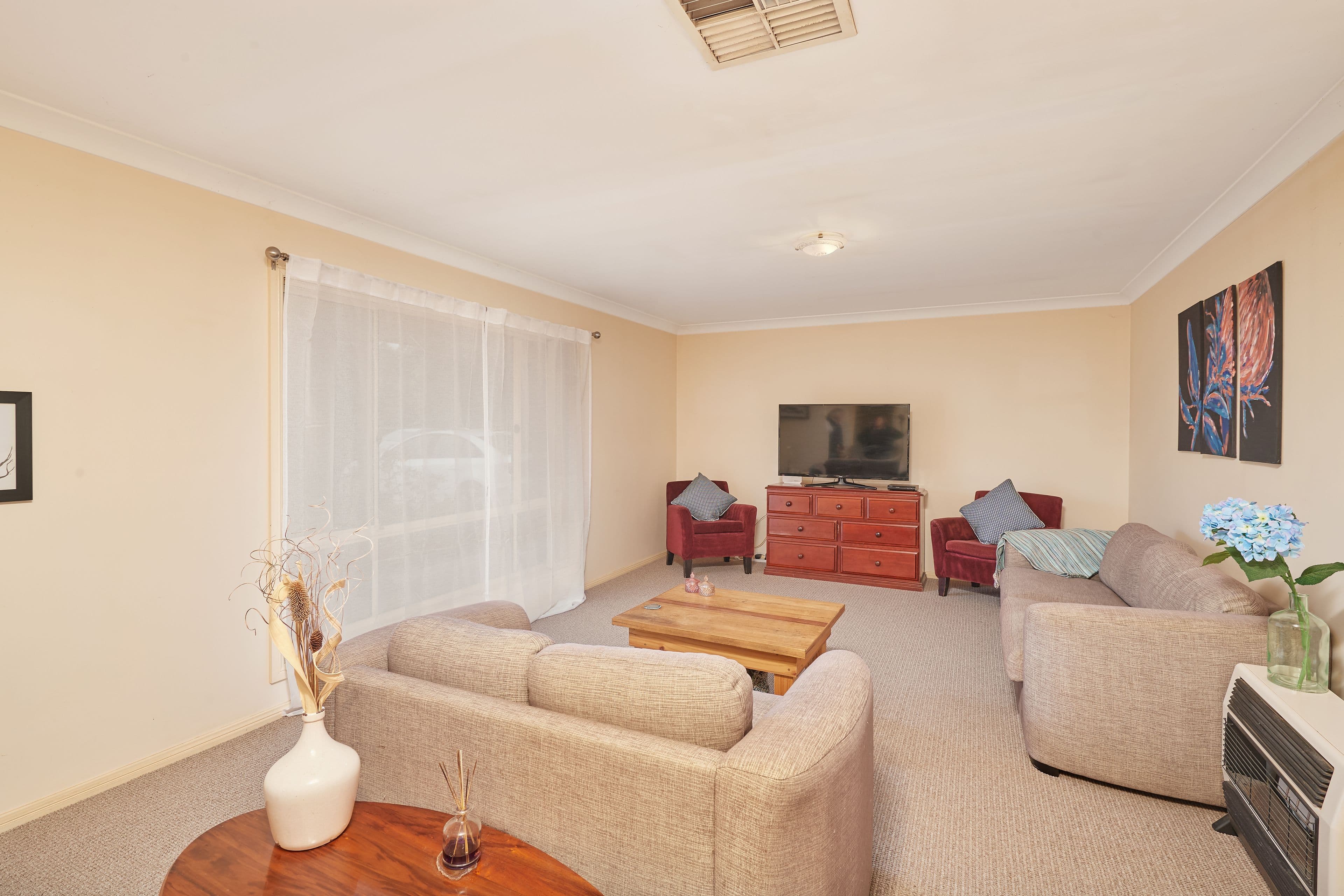 21-23 Moore Street, Ganmain NSW 2702, Ganmain - Thumbnail 2