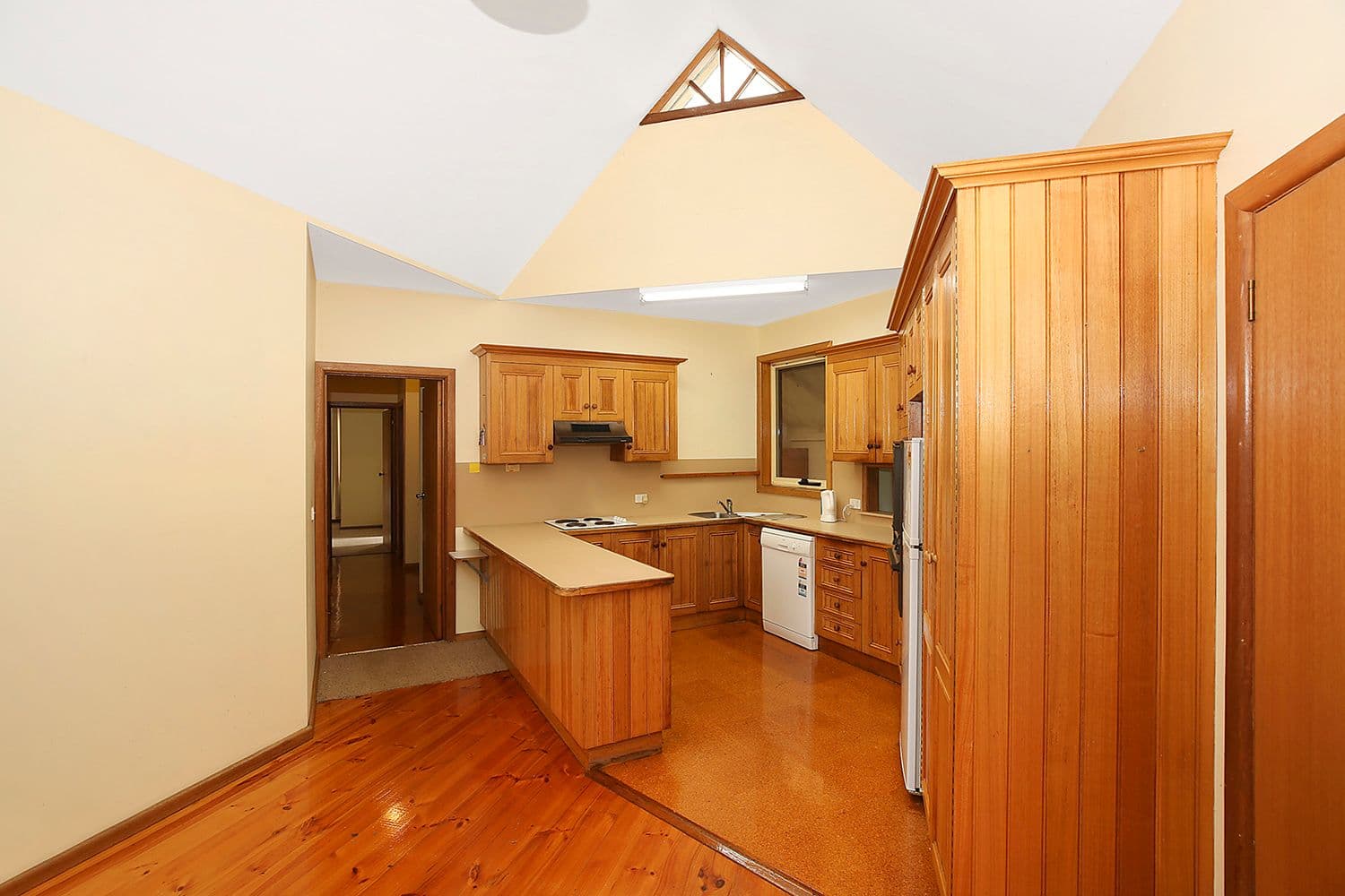 75 NEYLON Street, Cobden VIC 3266, Cobden - Thumbnail 5