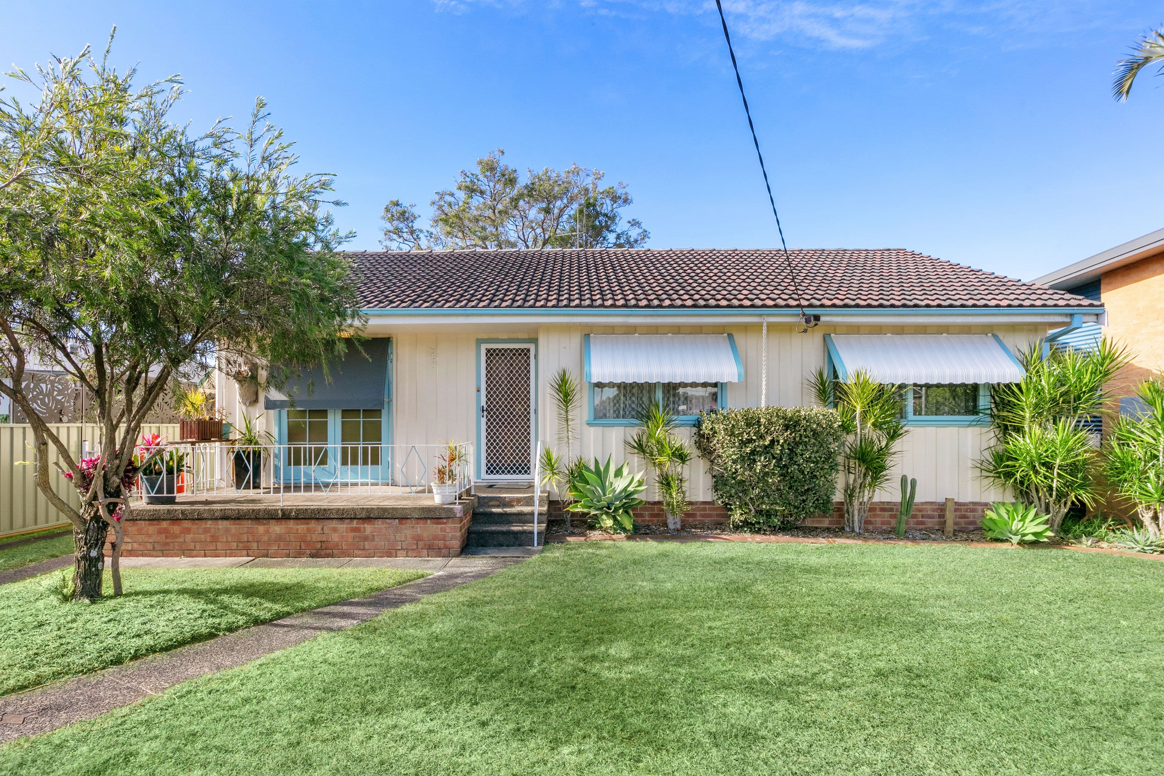 10 Noela Place, Budgewoi NSW 2262, Budgewoi - Image 1