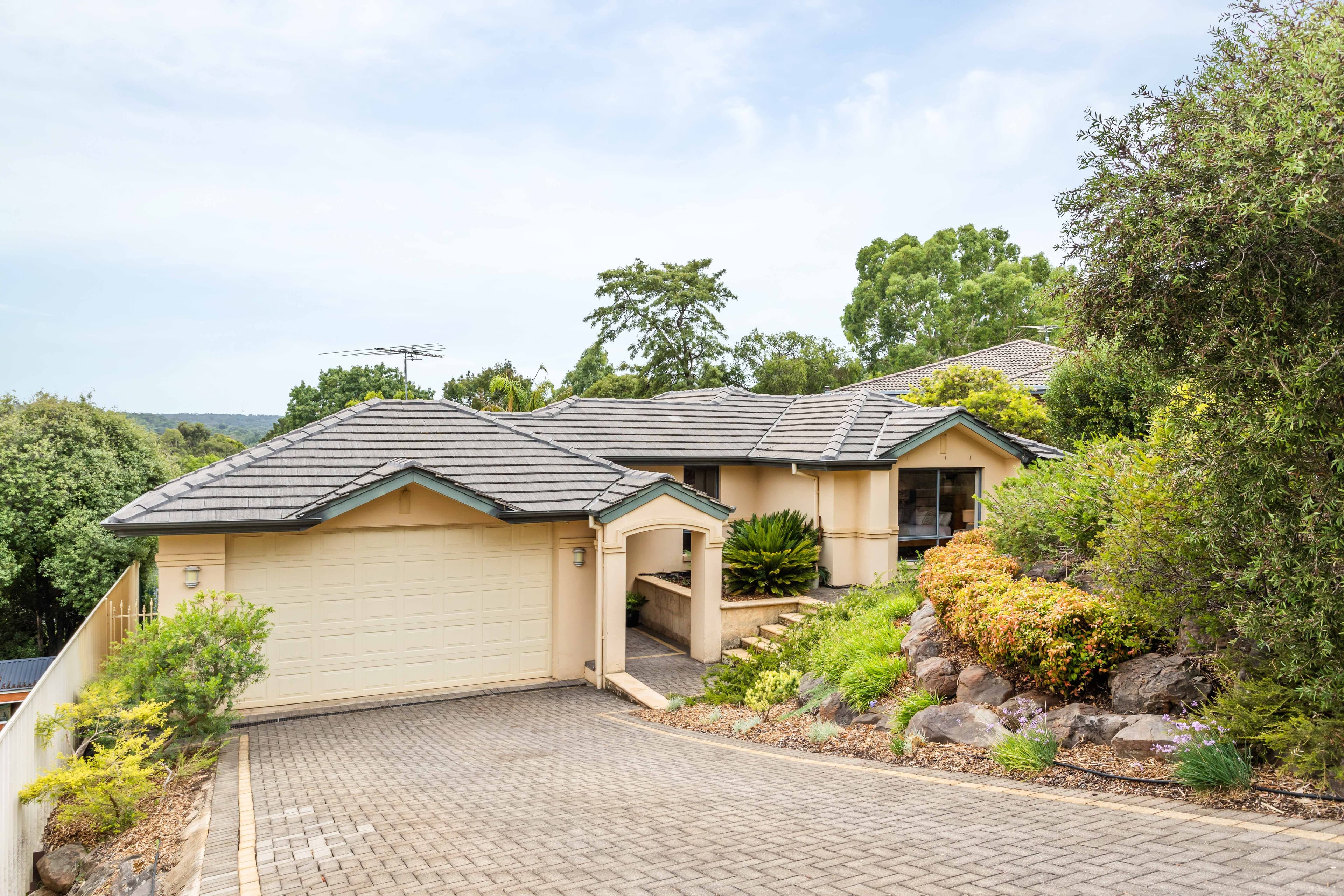 2 Crowsnest Court, Coromandel Valley SA 5051, Coromandel Valley - Image 1