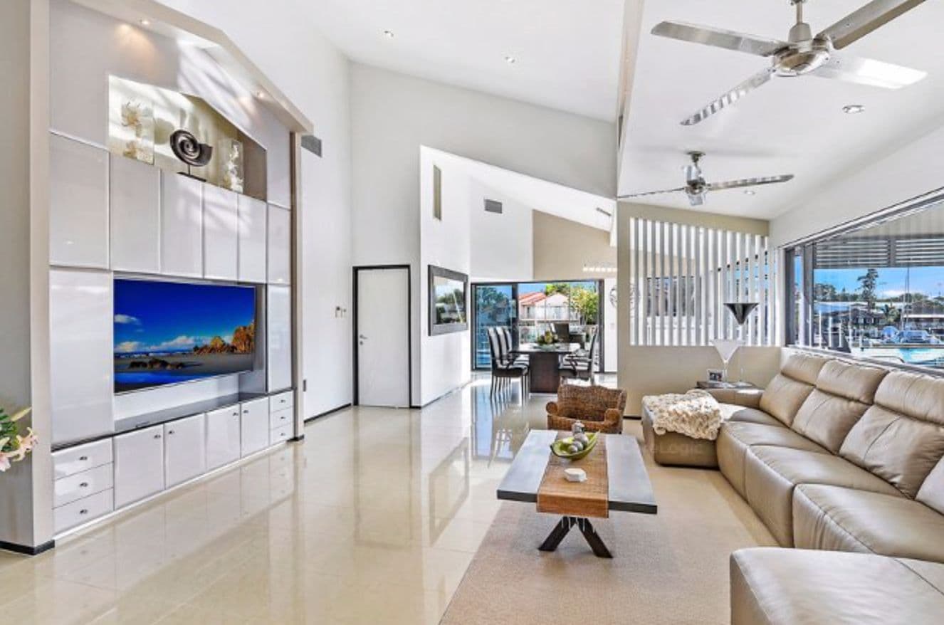 24 Daru Avenue, Runaway Bay QLD 4216, Runaway Bay - Thumbnail 4