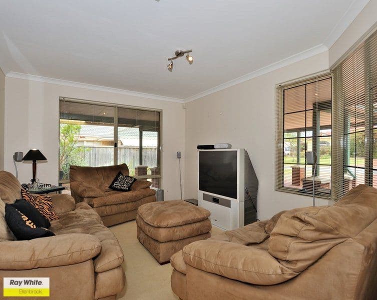 28 Pinea Turn, ELLENBROOK WA 6069, Ellenbrook - Thumbnail 2