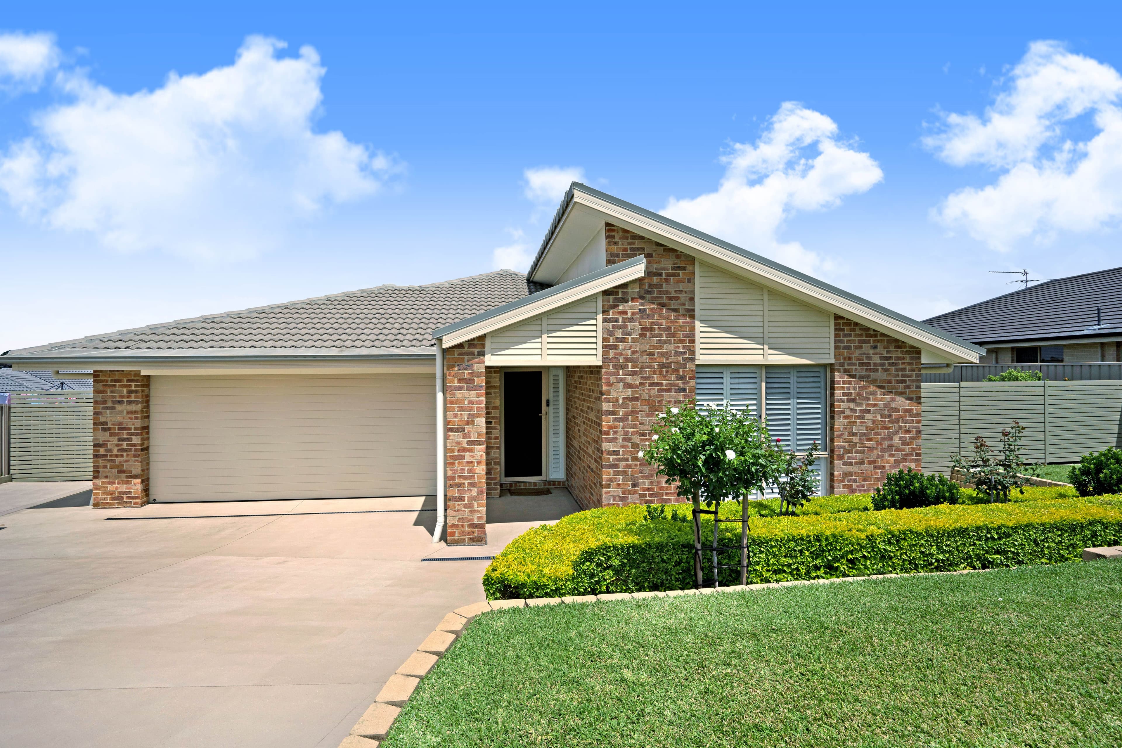 102 Canterbury Drive, Raworth - Image 1