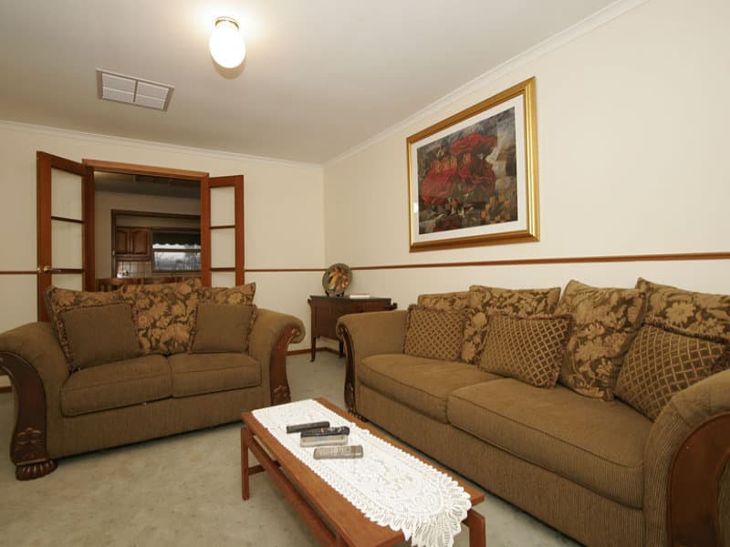 10 Ogwell Crescent, Reynella East - Thumbnail 2