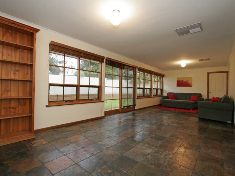 10 Ogwell Crescent, Reynella East - Thumbnail 5