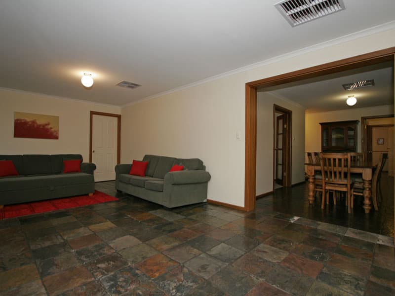 10 Ogwell Crescent, Reynella East - Thumbnail 6