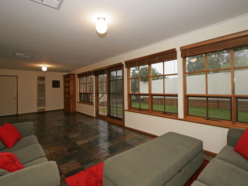 10 Ogwell Crescent, Reynella East - Thumbnail 7