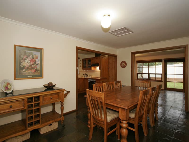 10 Ogwell Crescent, Reynella East - Thumbnail 8