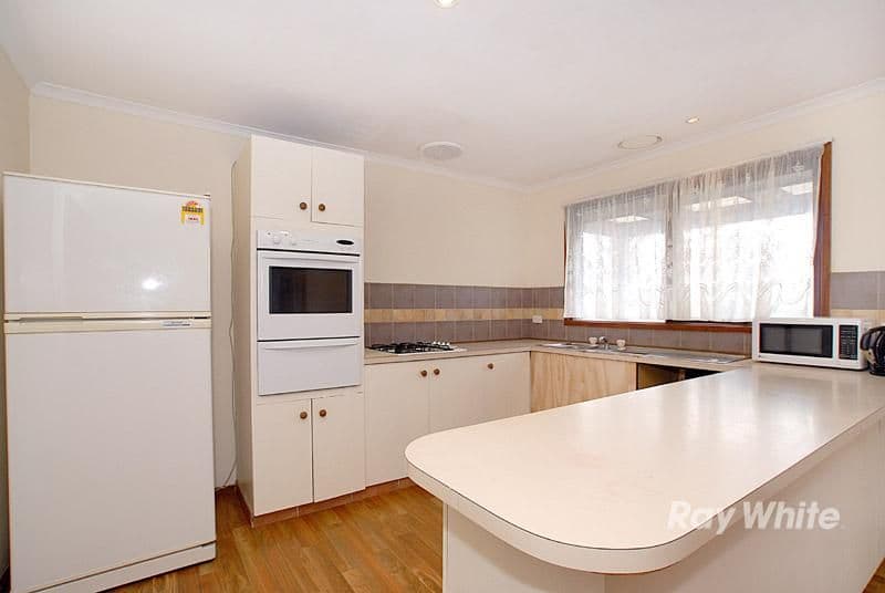 2 Peppermint Court, HAMPTON PARK VIC 3976, Hampton Park - Thumbnail 2
