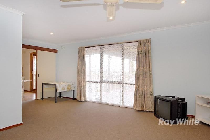 2 Peppermint Court, HAMPTON PARK VIC 3976, Hampton Park - Thumbnail 4